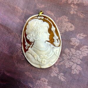 Beautiful Signed Cameo Pendant